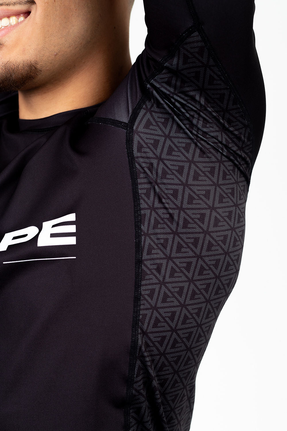 Rashguard Ranqueada GB Essentials- Preta